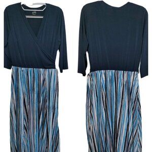 (637)Kate and Lily Long Maxi Dress Knit Navy Top,  Blue Striped Skirt Size 10